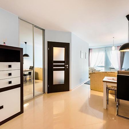 Wola Pleasure Place Apartment Warsaw Ngoại thất bức ảnh