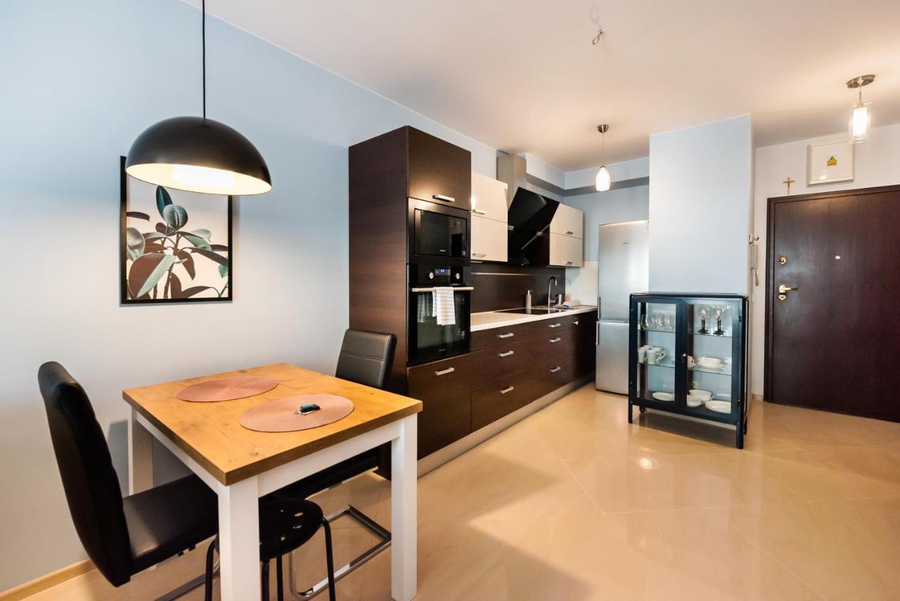 Wola Pleasure Place Apartment Warsaw Ngoại thất bức ảnh