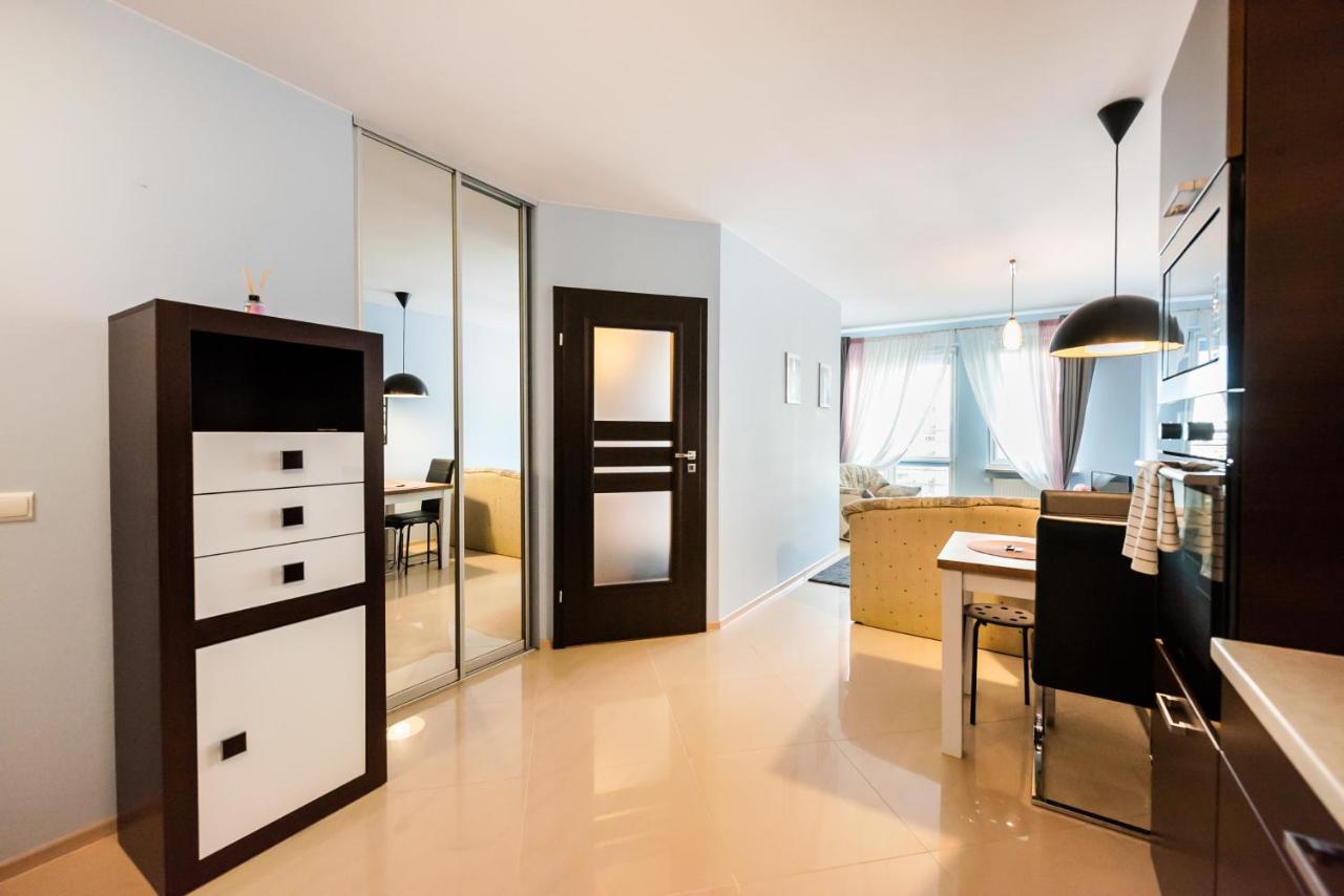 Wola Pleasure Place Apartment Warsaw Ngoại thất bức ảnh