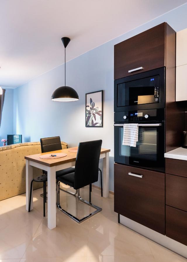 Wola Pleasure Place Apartment Warsaw Ngoại thất bức ảnh